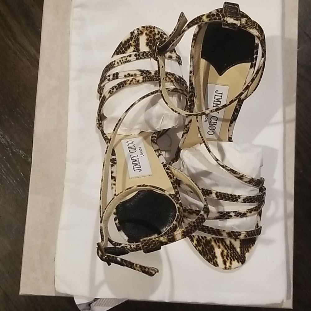 Shoes - Picture 4 of 5